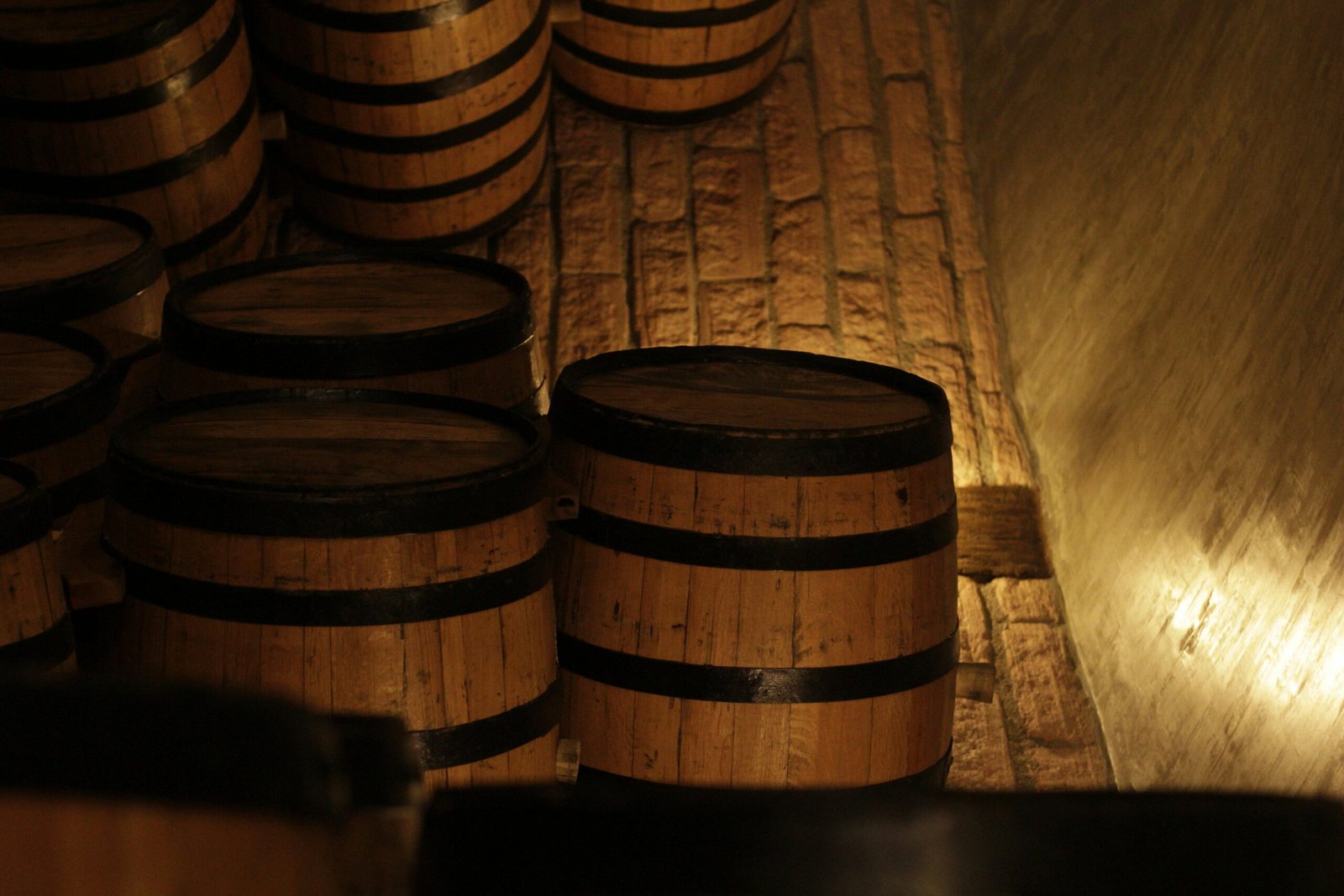Madrid Secreto; Descubriendo los Tesoros Ocultos de Madrid Top7 4 Wine Gogh